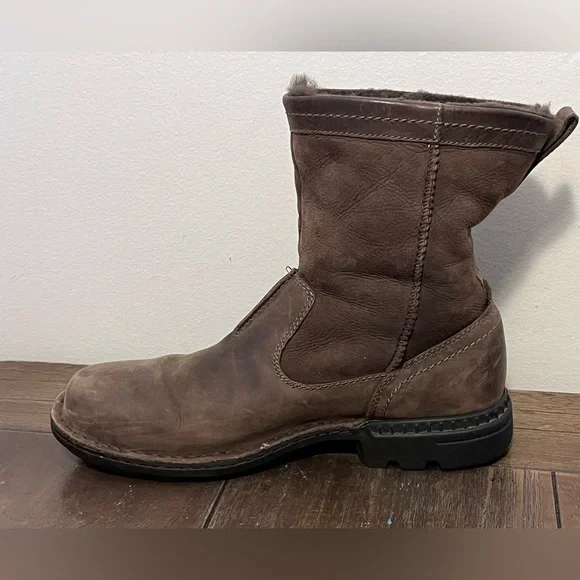 UGG Hartsville Brown Boots Mens size 9 - Picture 4 of 11